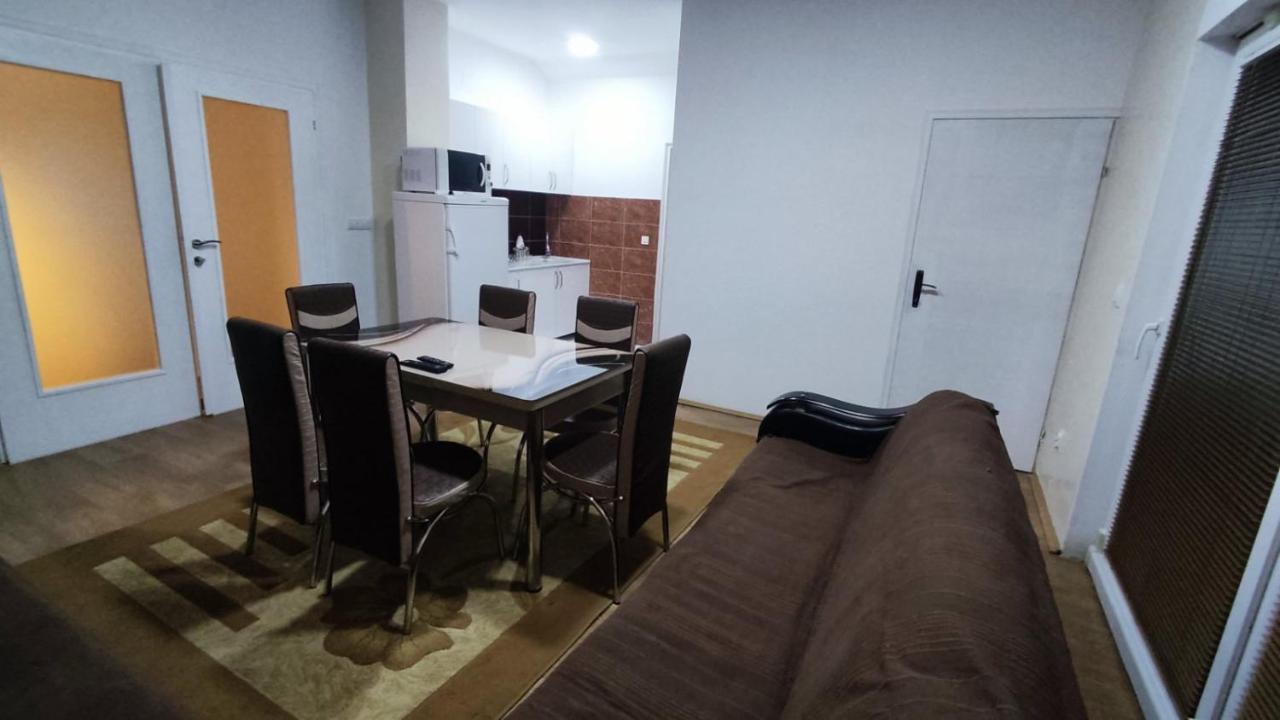 Apartmani Mladenovic Kijevo Esterno foto