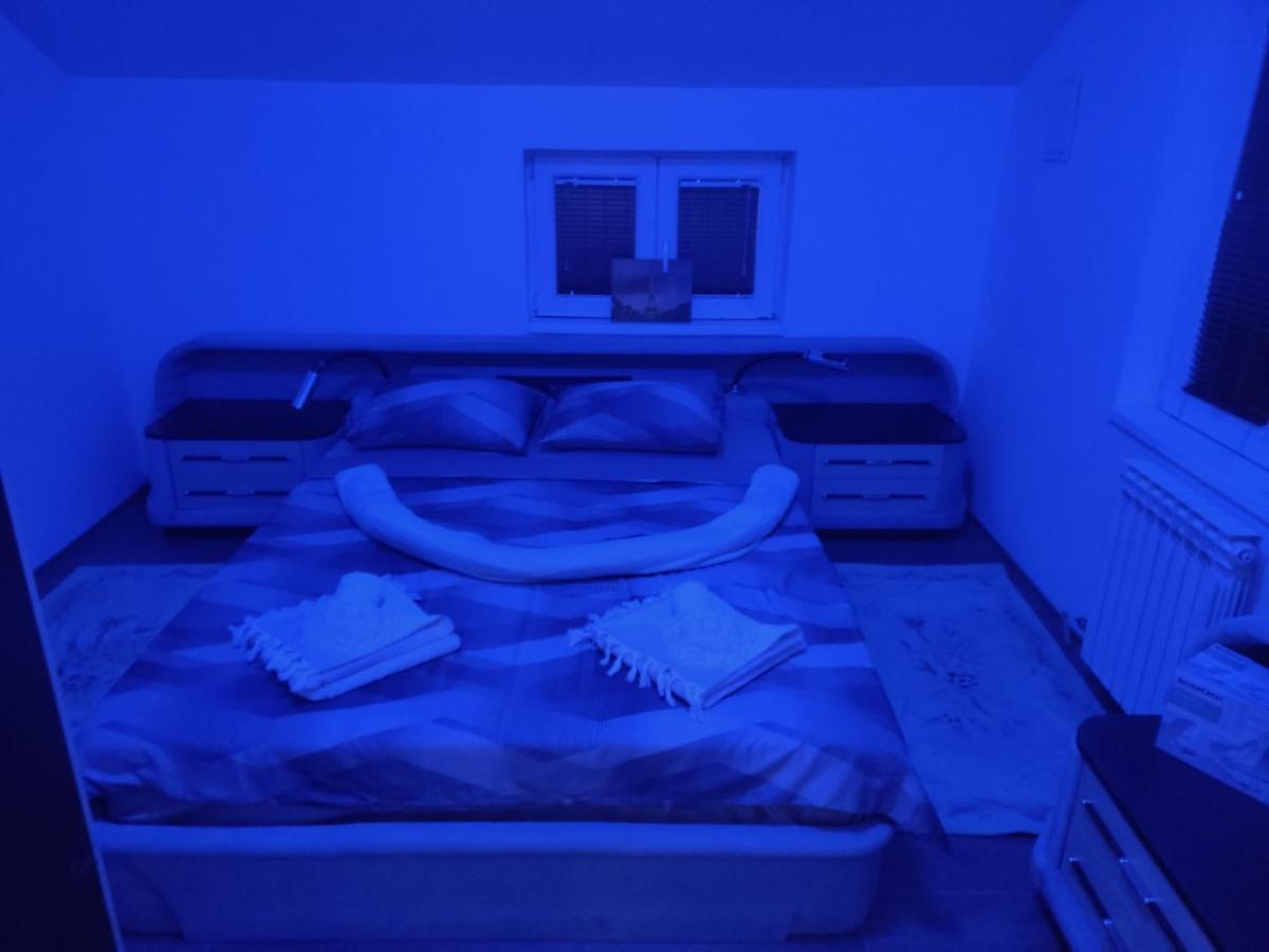 Apartmani Mladenovic Kijevo Esterno foto