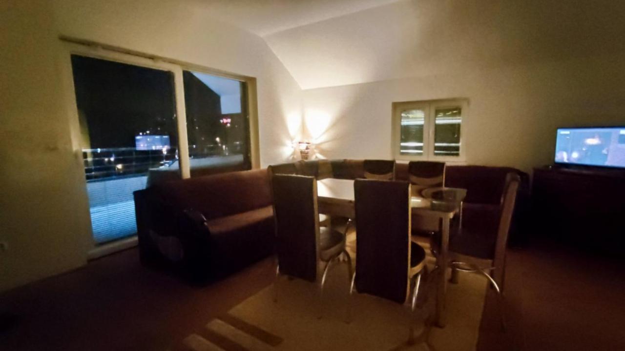 Apartmani Mladenovic Kijevo Esterno foto