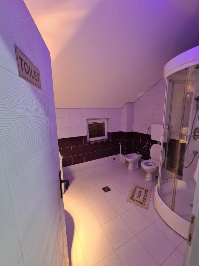 Apartmani Mladenovic Kijevo Esterno foto