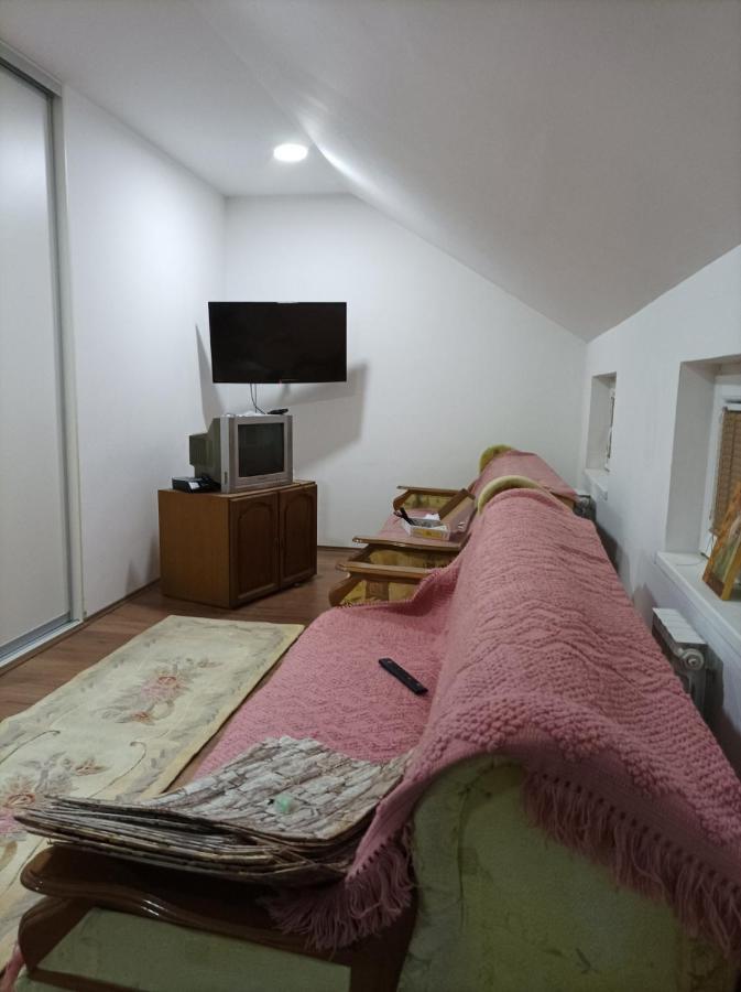 Apartmani Mladenovic Kijevo Esterno foto