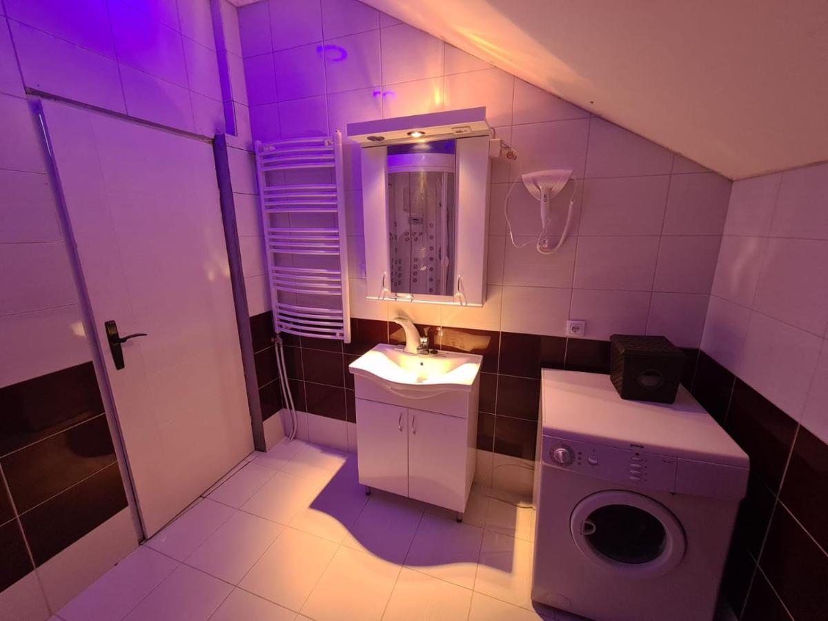Apartmani Mladenovic Kijevo Esterno foto
