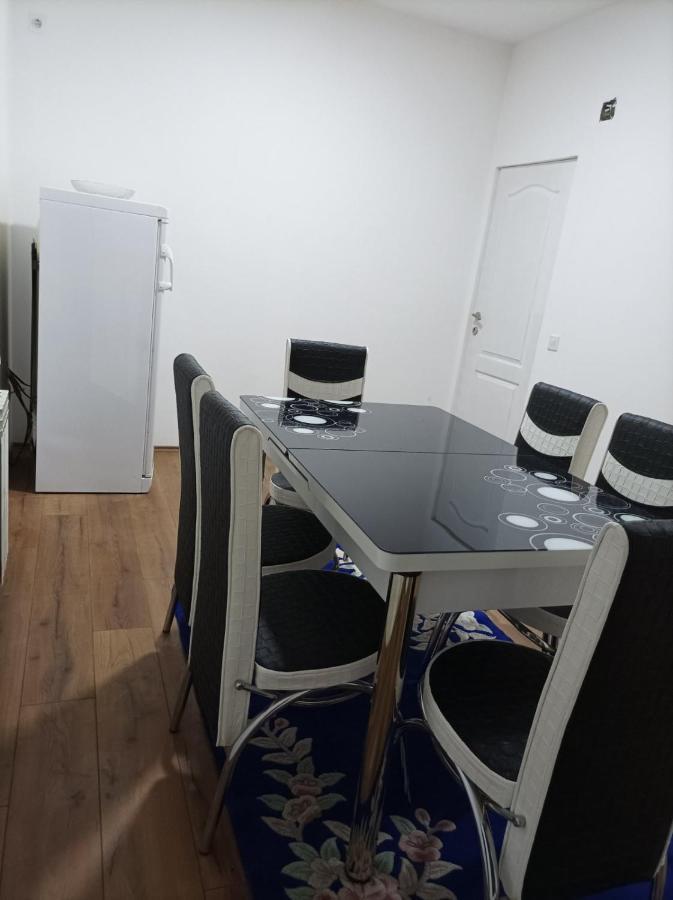 Apartmani Mladenovic Kijevo Esterno foto